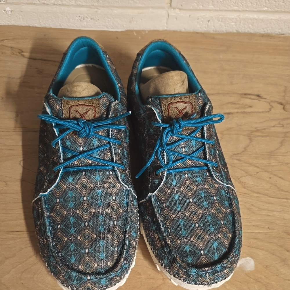 Twisted Stylish Blue Patterned Women's Shoes Never Been Worn